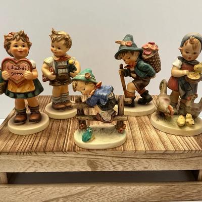 M L Hummel Mix Lot Feeding Time, Valentine Gift, Flower Vendor & More