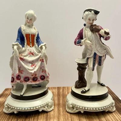 Porcelain Figurines Colonial Style