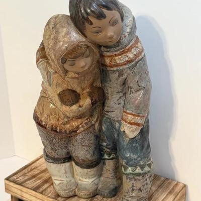 Lladro NAO “Couple From The Artic” Boy Girl Eskimo Intuit Figurine 2038