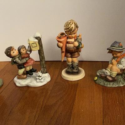 Hummel Mix Lot of Four Figurines