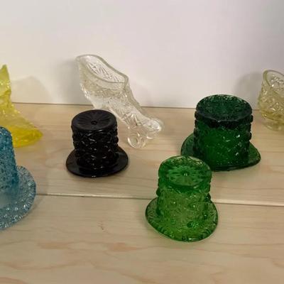 Seven Piece Lot Of Glass Shoes And Hats - Fenton