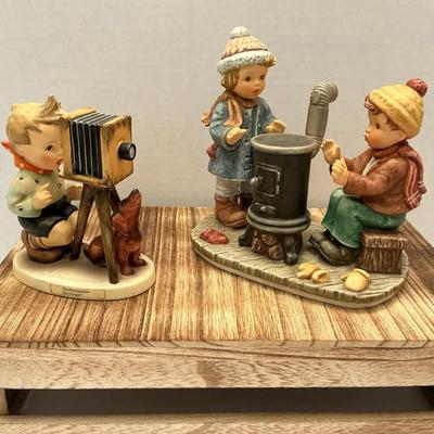 Hummel  Lot Of 2