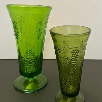 Set Of 2 Vintage Indian Glass, Harvest Grapes And Leaves Vases
