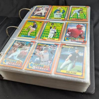 1990 Topps Baseball Cards In Binder, Over 700 Cards