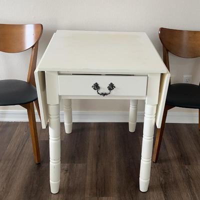 Vintage Drop leaf Table W/2 Chairs