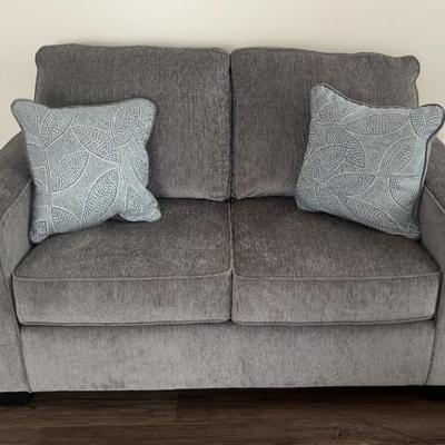 Loveseat With Accent Pillows