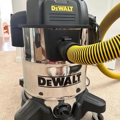 DeWalt 10 Gal Wet/dry Vac