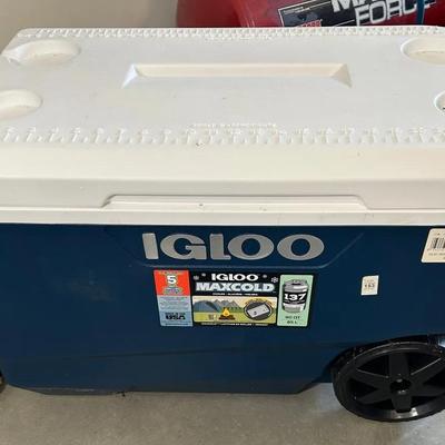 Igloo 90 Qt Rolling Cooler 