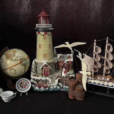 Lot 315: Nautical Decor Lot