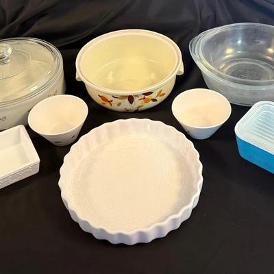 Lot 461: Mixed Vintage Bakeware & Mixing Bowl Lot – Pyrex, Corning Ware & Ceramic Dishes