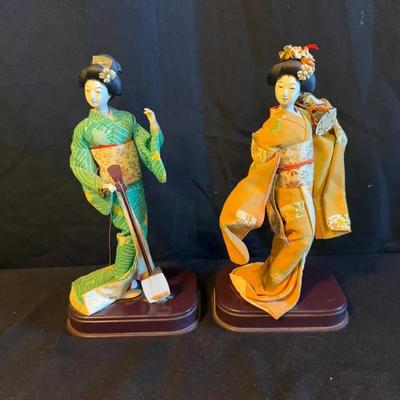 Lot 438: Pair of Vintage Komachi Dolls – Made in Japan, Traditional Geisha Figures with Decorative B