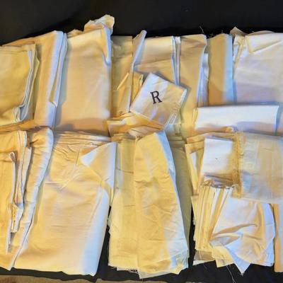 Lot 440: Large Lot of Off-White Cotton and Muslin Fabric Remnants – Assorted Sizes