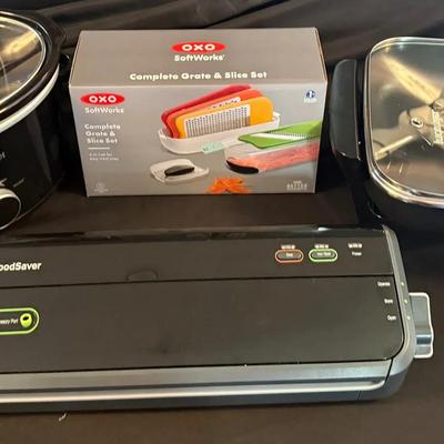Lot 462: Kitchen Appliance Lot – Crockpot, FoodSaver Vacuum Sealer, Electric Skillet & OXO Slice Set