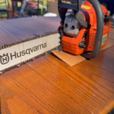 Lot 506: Working Husqvarna 435 X-Torq Chainsaw – 16” Bar, Lightweight & Reliable
