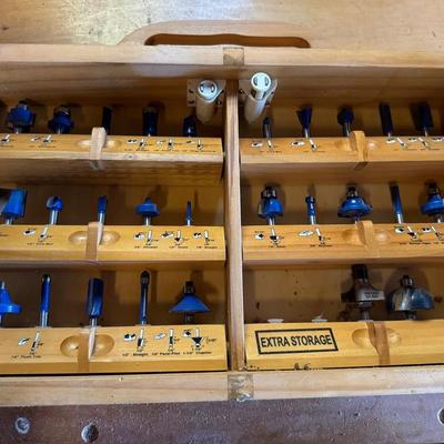 Lot 261: Ryobi 15-piece carbide-tipped router bit set