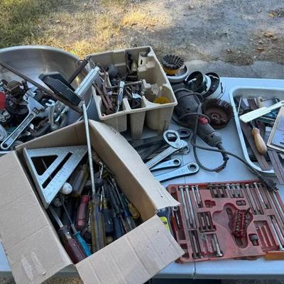Lot 239: Miscellaneous Garage Items