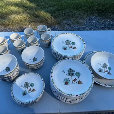Lot 205: Thomas Pottery Dining Set
