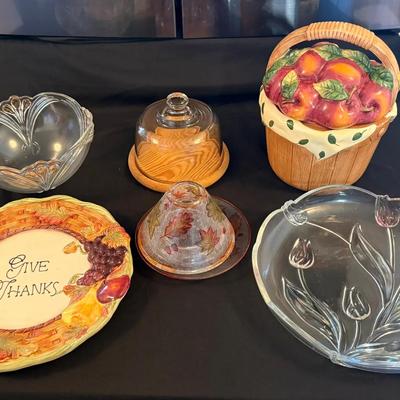 Lot 463: Mixed Decorative Serving Dish Lot – Glass, Ceramic & Seasonal Pieces