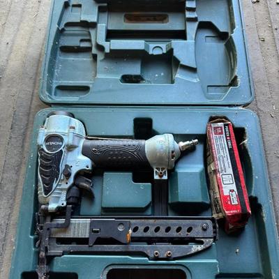 Lot 255: Hitachi N3804AB3(S) 1-1/2” Narrow Crown Pneumatic Stapler