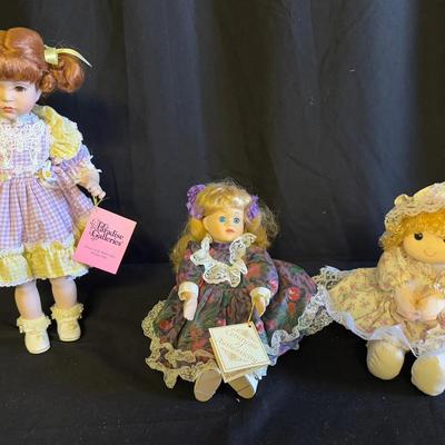 Lot 435: Lot of 3 Musical Collector Dolls – Paradise Galleries, Porcelain & Cloth Designs with Certi