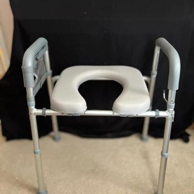 Lot 336: Lot of Mobility & Bath Safety Equipment