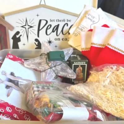 Lot 124:  Holiday Craft & Décor Supply Lot
