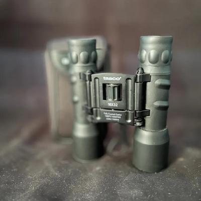 Lot 324: Tasco Binoculars