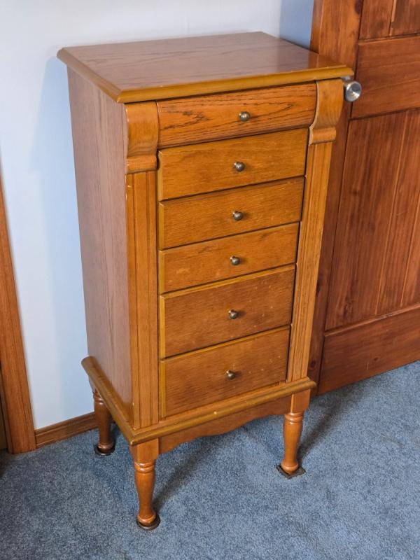 Sale Photo Thumbnail #243