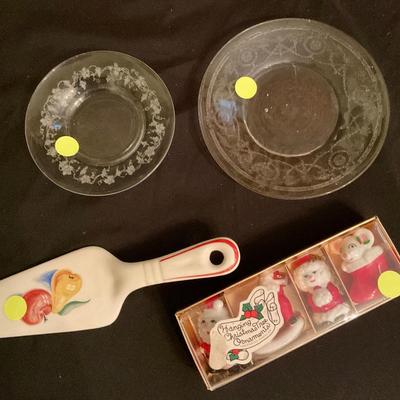 Etched crystal plates