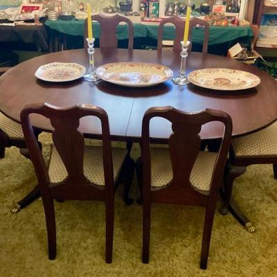 Henkel-Harris Mahogany dining table and chairs
