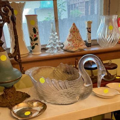 Cambridge glass swan