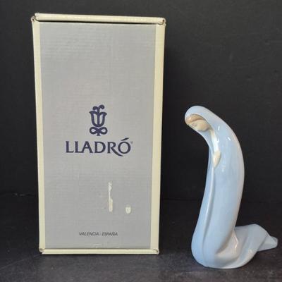Vintage Lladró Madonna Figurine #04534 - In Original Box