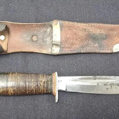 Vintage PUUKKO Knife And Leather Sheath With Belt Loop, Made In FINLAND