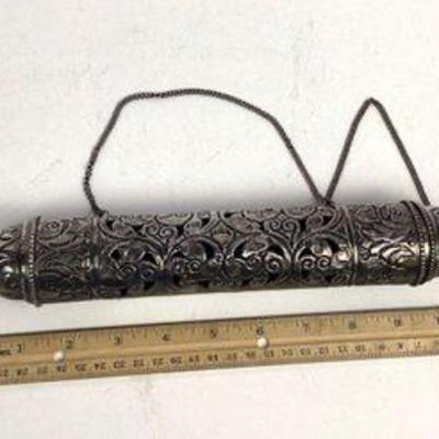 Scroll holder