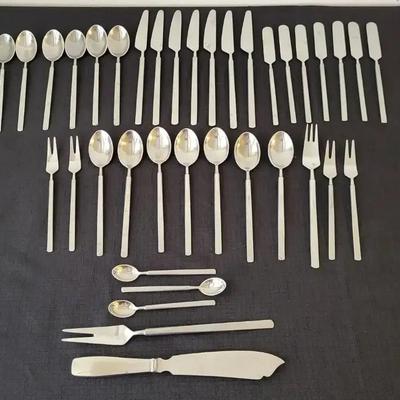 "Obelisk" by Erik Harlow Cutlery + (K)