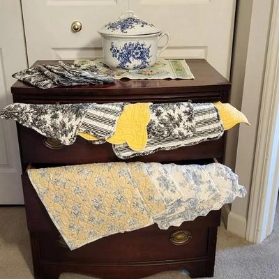 Three-drawer Linen Storage (H)