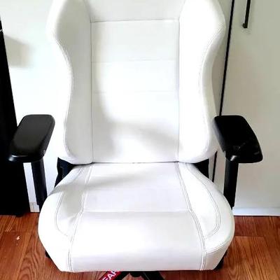 Maingear Forma Gaming Chair