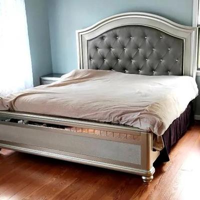 King Sized Silver Bedframe 