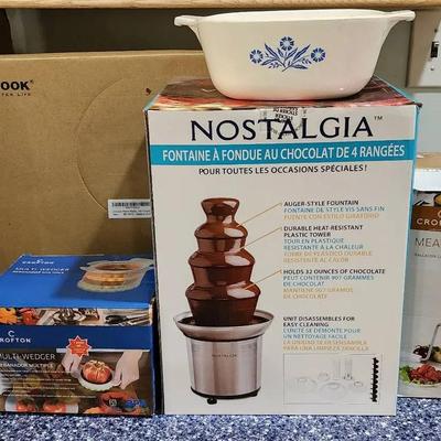 Kitchen Appliances - Meat Mincer, Chocolate Fondue Set, Pizza Stone And More!