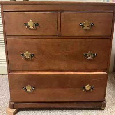 Wooden Chest of Drawers (Missing 2 Wheels)