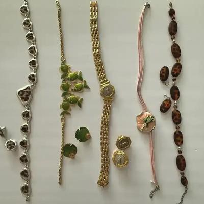 Animal Motif Necklaces And Earrings