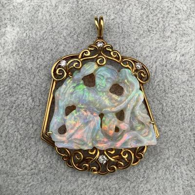 18K Gold Pendant With Carved Opal And Diamonds 