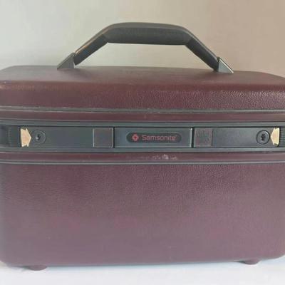 Vintage Samsonite Travel Kit & Keys