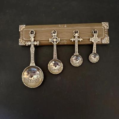 Measuring Spoons And Holder