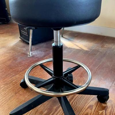 Adjustable Swivel Stool