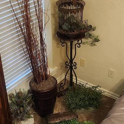 Plant Stand With Floral Decor