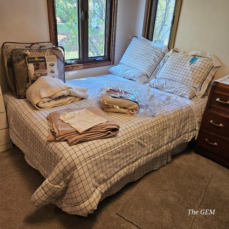 Sale Photo Thumbnail #84