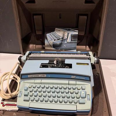 Coronet Super 12 Smith-Corona Typewriter