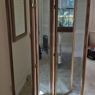 Medium Oak Tri-fold Screen w/Mirrored Panels