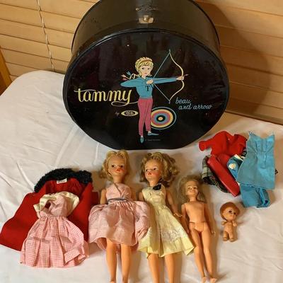 Vtg Tammy Dolls, Case & Clothes
